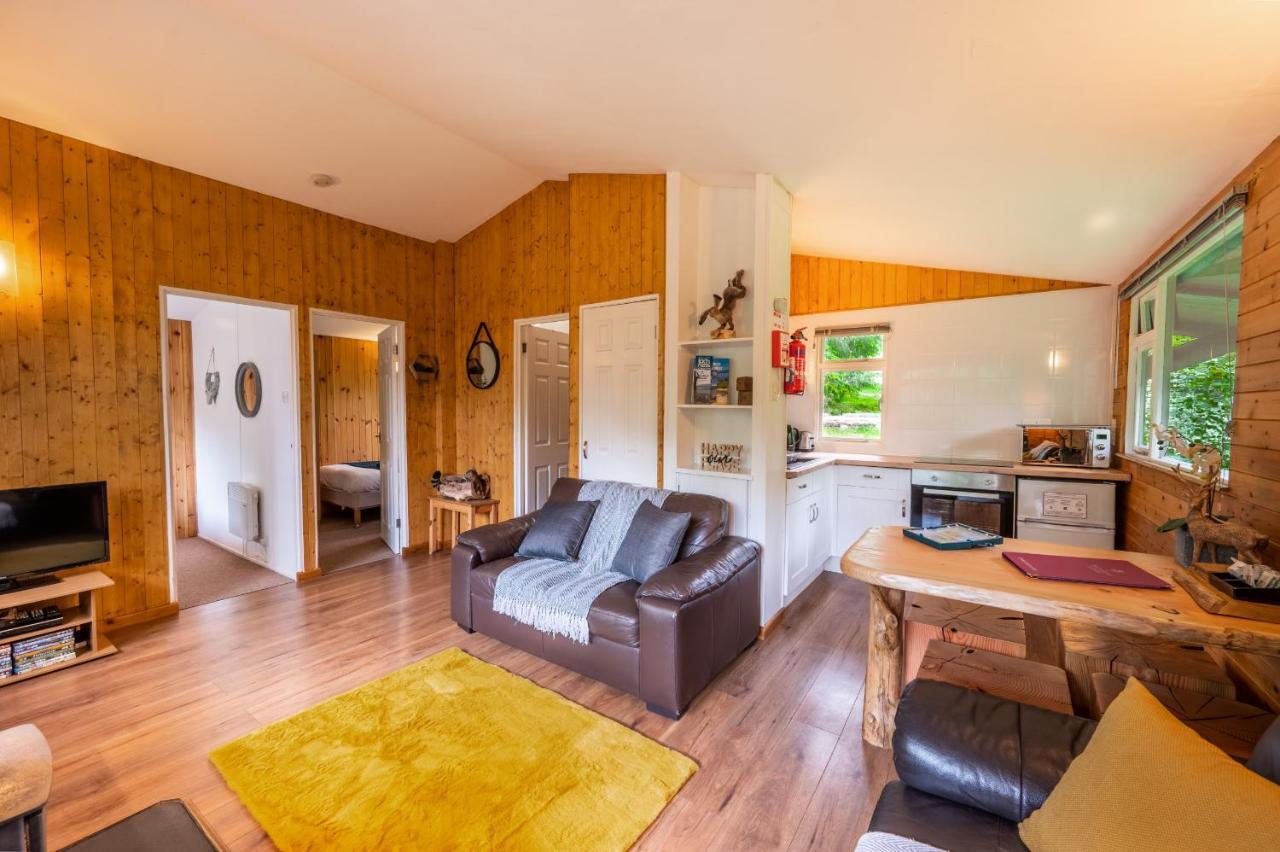 Ancarraig Lodges Drumnadrochit Exterior photo